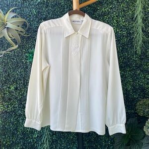 Vintage Cream Silk Polyester Blouse with pleated front detail